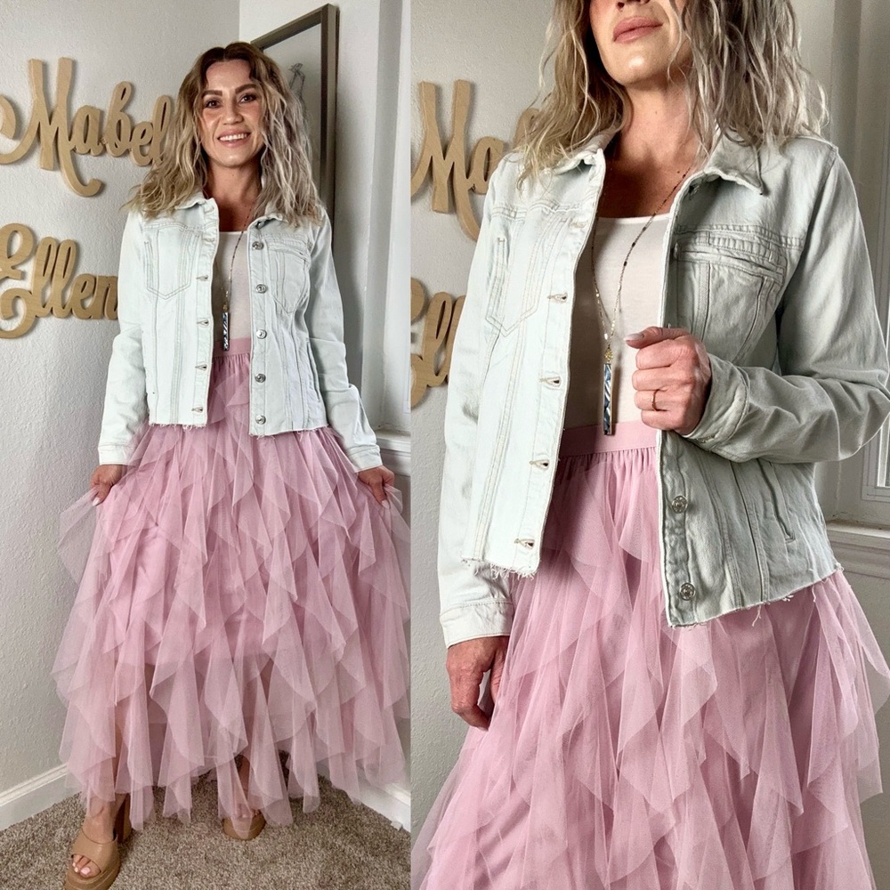 Nicole Miller light wash distressed denim button down jacket size large